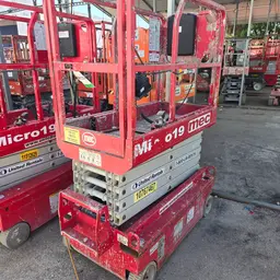 2018 MEC MICRO 19 Scissor Lift