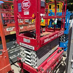 2018 MEC MICRO 19 Scissor Lift